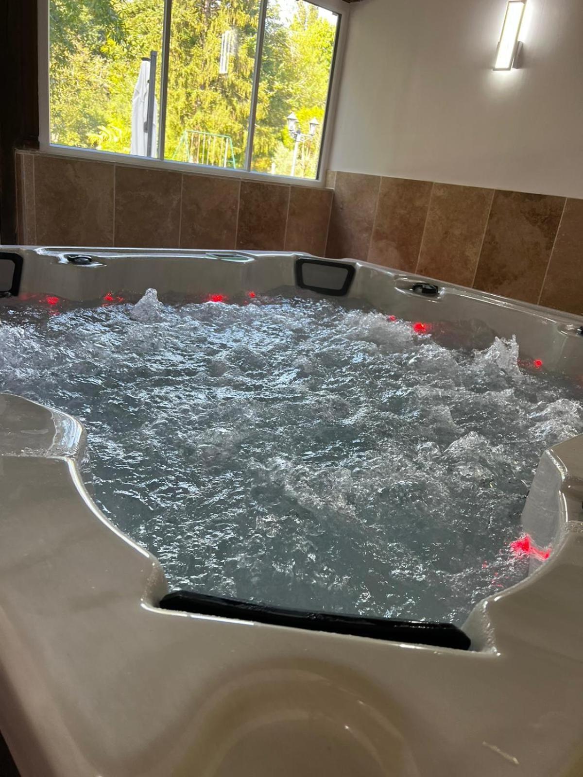 Le Domaine Du Cerf - Gites, Nature Et Spa Saint-Ouen-les-Vignes 外观 照片